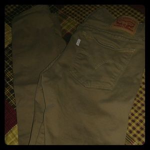 Sz 26 Levi superskinny khakis